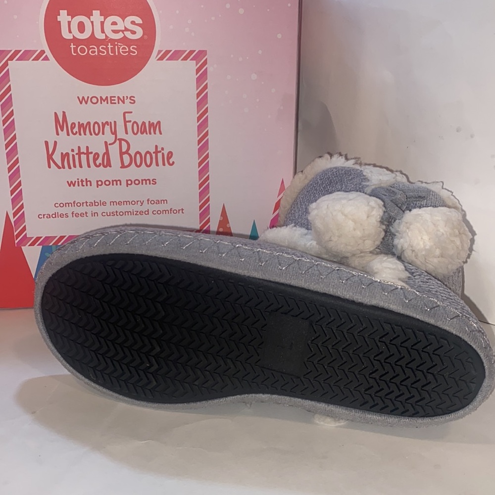 Totes Toasties Women’s Memory Foam, Knitted Bootie pom-poms Gray large 8/9 - Picture 6 of 8